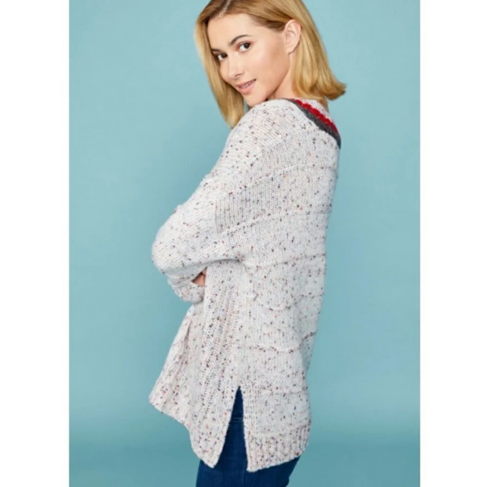 ๐ New oversized boutique confetti Ivory V neck sweater - Picture 8 of 17